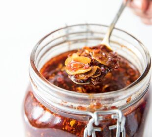 Chili crisp oil