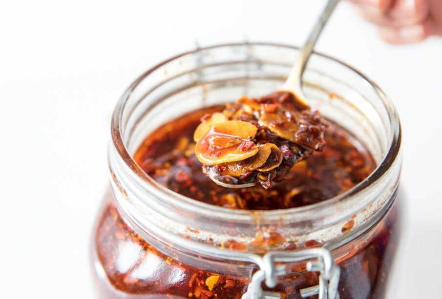 Chili crisp oil